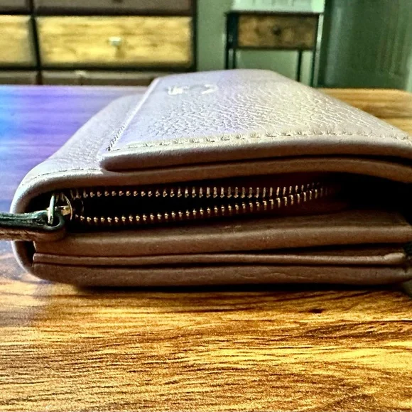 GUCCI pink calfskin wallet - Picture 6 of 9